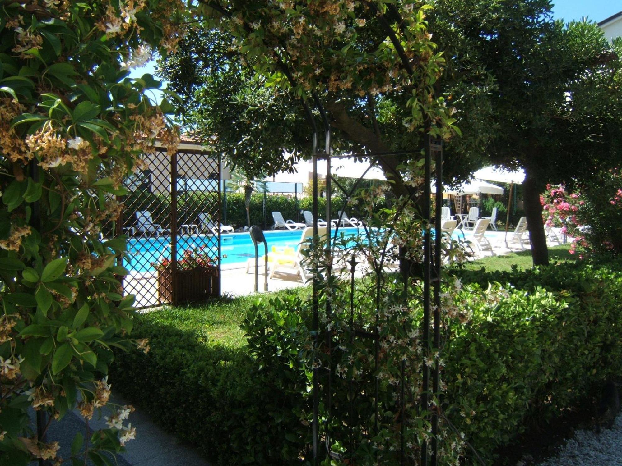 Hotel Apuana Marina di Pietrasanta Eksteriør bilde