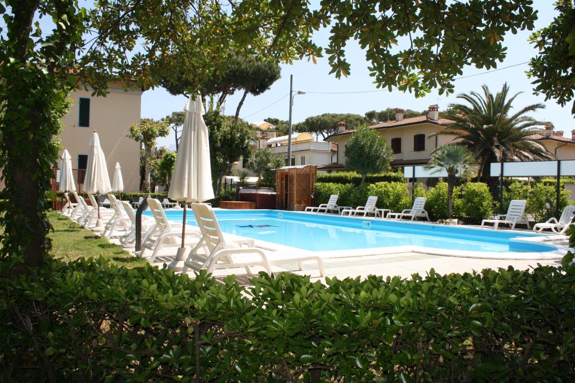 Hotel Apuana Marina di Pietrasanta Eksteriør bilde
