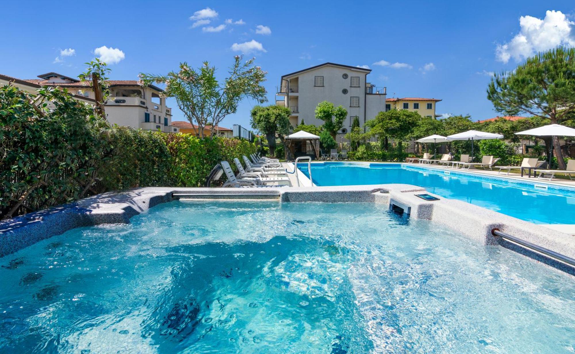 Hotel Apuana Marina di Pietrasanta Eksteriør bilde