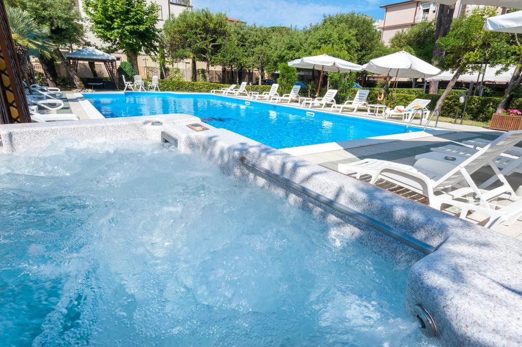 Hotel Apuana Marina di Pietrasanta Eksteriør bilde